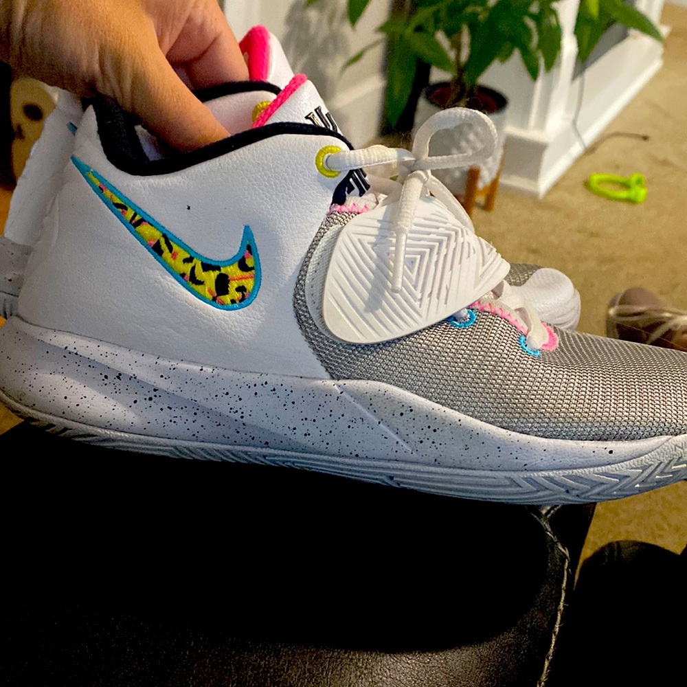 Size 6y kyrie shoes